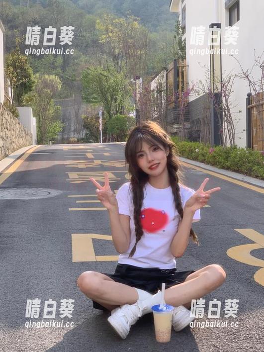 松紧黑色之魅：定制图集展示Pia (피아)DJAWA的独特摄影视角.txt